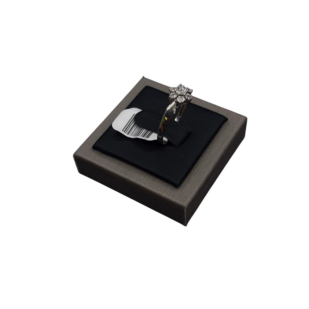 14K DIAMOND FLOWER RING - Picture 2 of 8